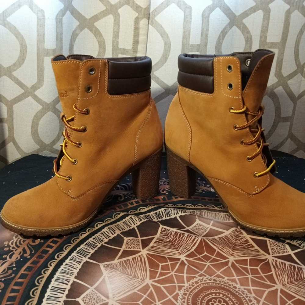 Timberland Boots Women Size 9 Tan - image 1