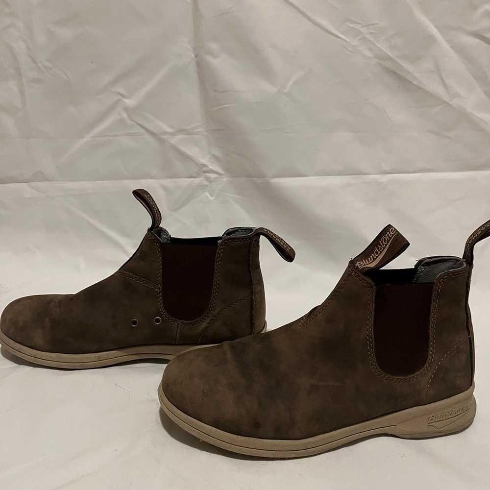 blundstone boots - image 2