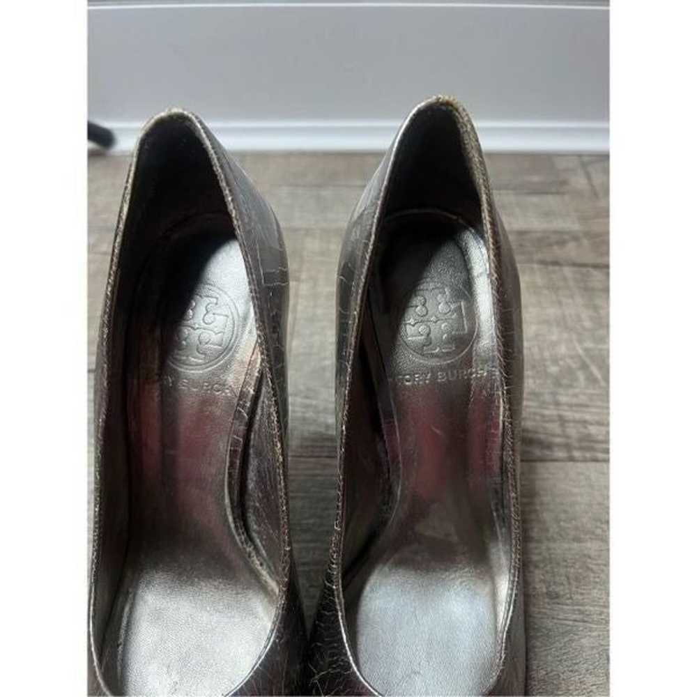 Tory Burch metallic silver crackle heels size 5.5 - image 4