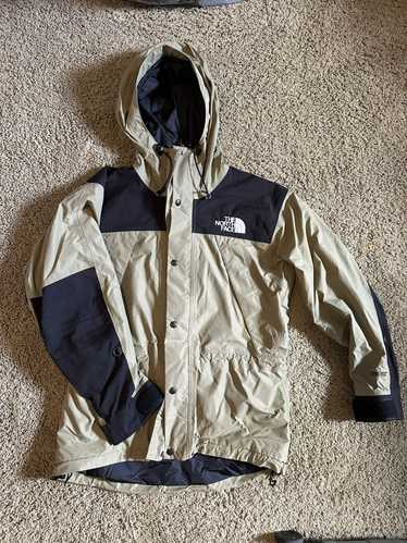 The North Face Vintage 1990’s North Face Mountain 