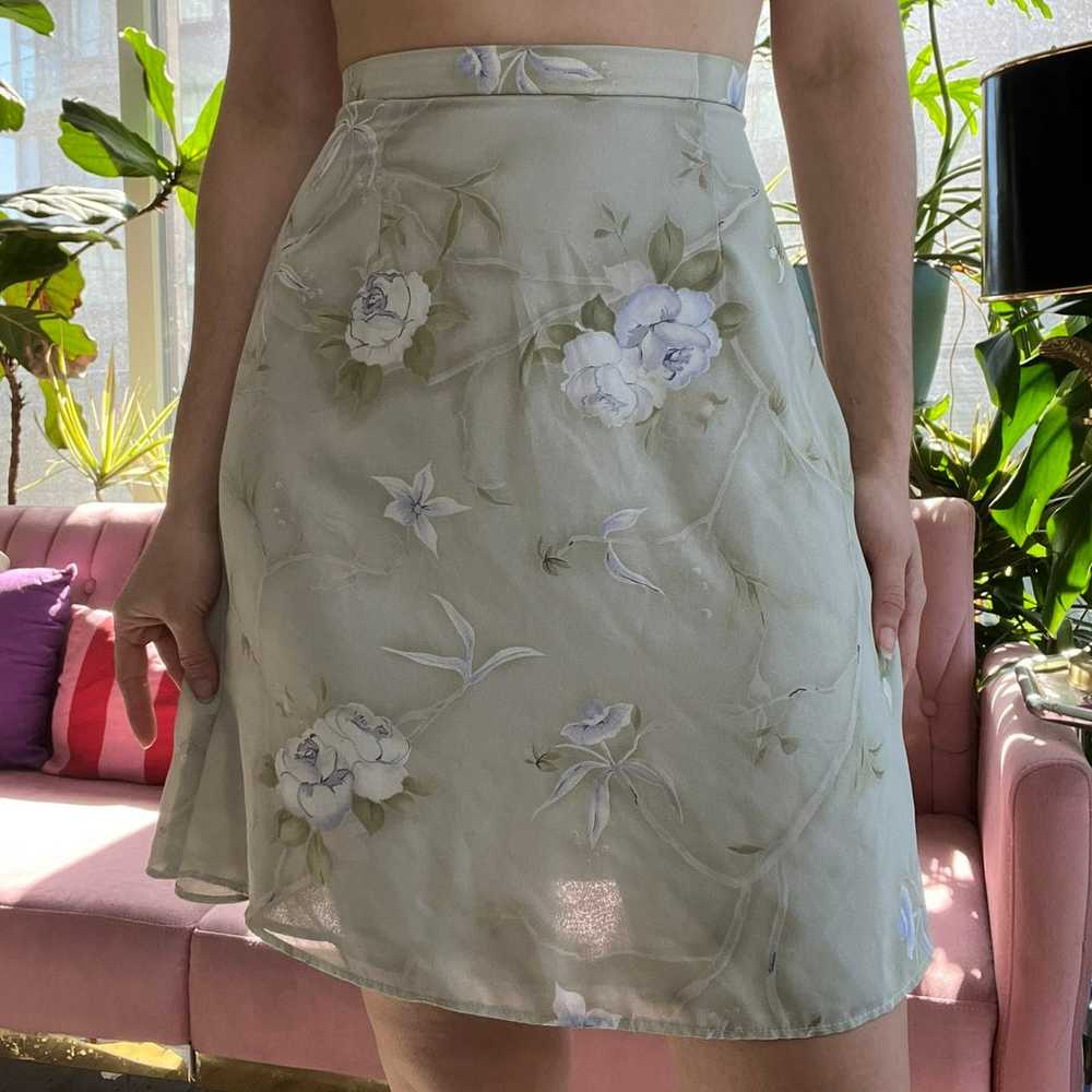 90s Vintage Floral Knee Length Skirt - image 1