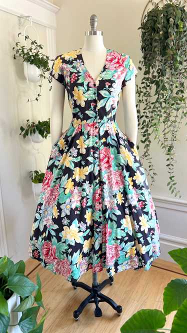 1980s KARIN STEVENS Floral Shirt Dress | medium