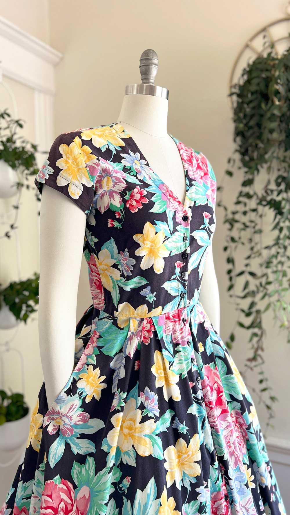 1980s KARIN STEVENS Floral Shirt Dress | medium - image 2