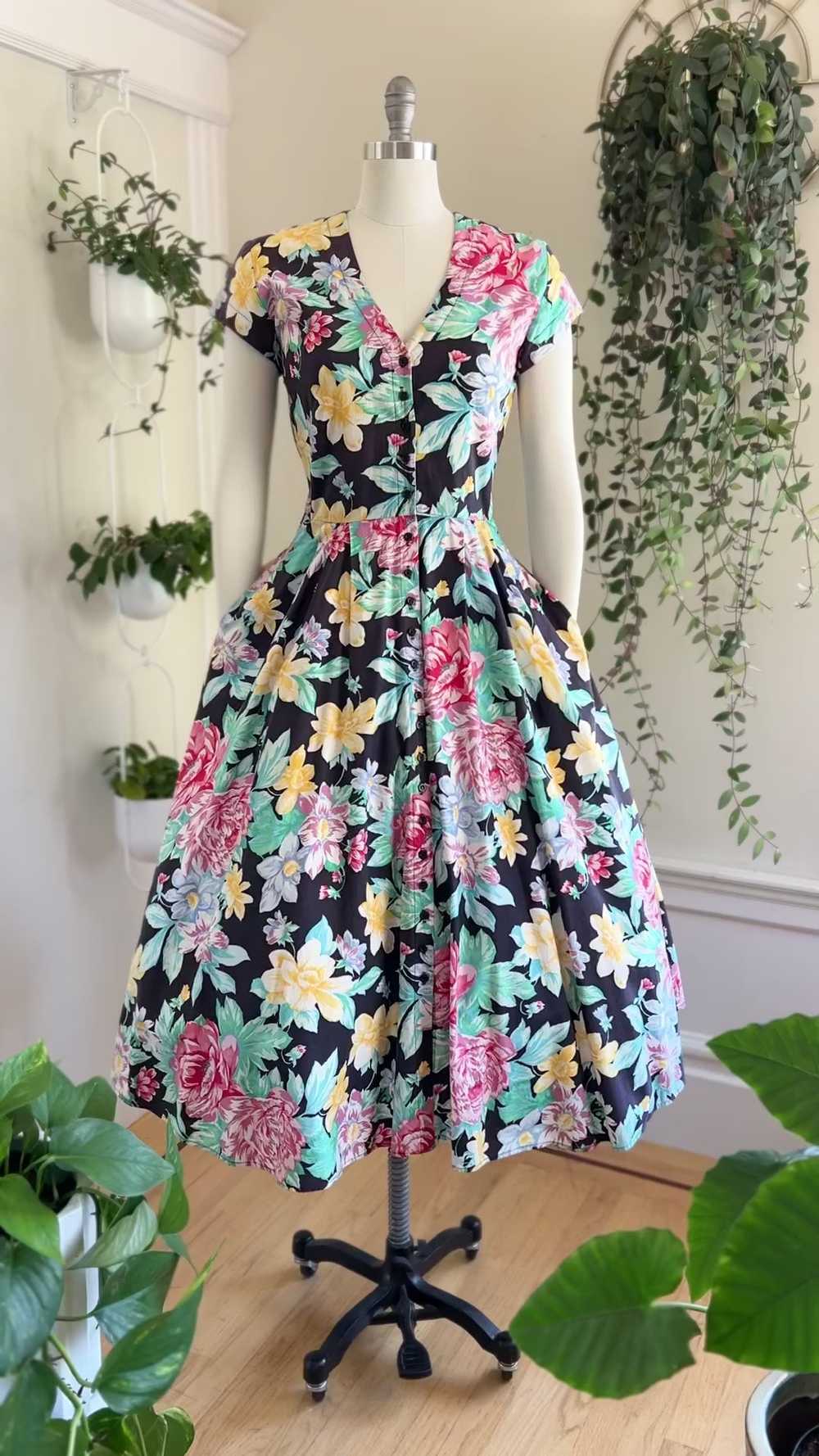 1980s KARIN STEVENS Floral Shirt Dress | medium - image 3