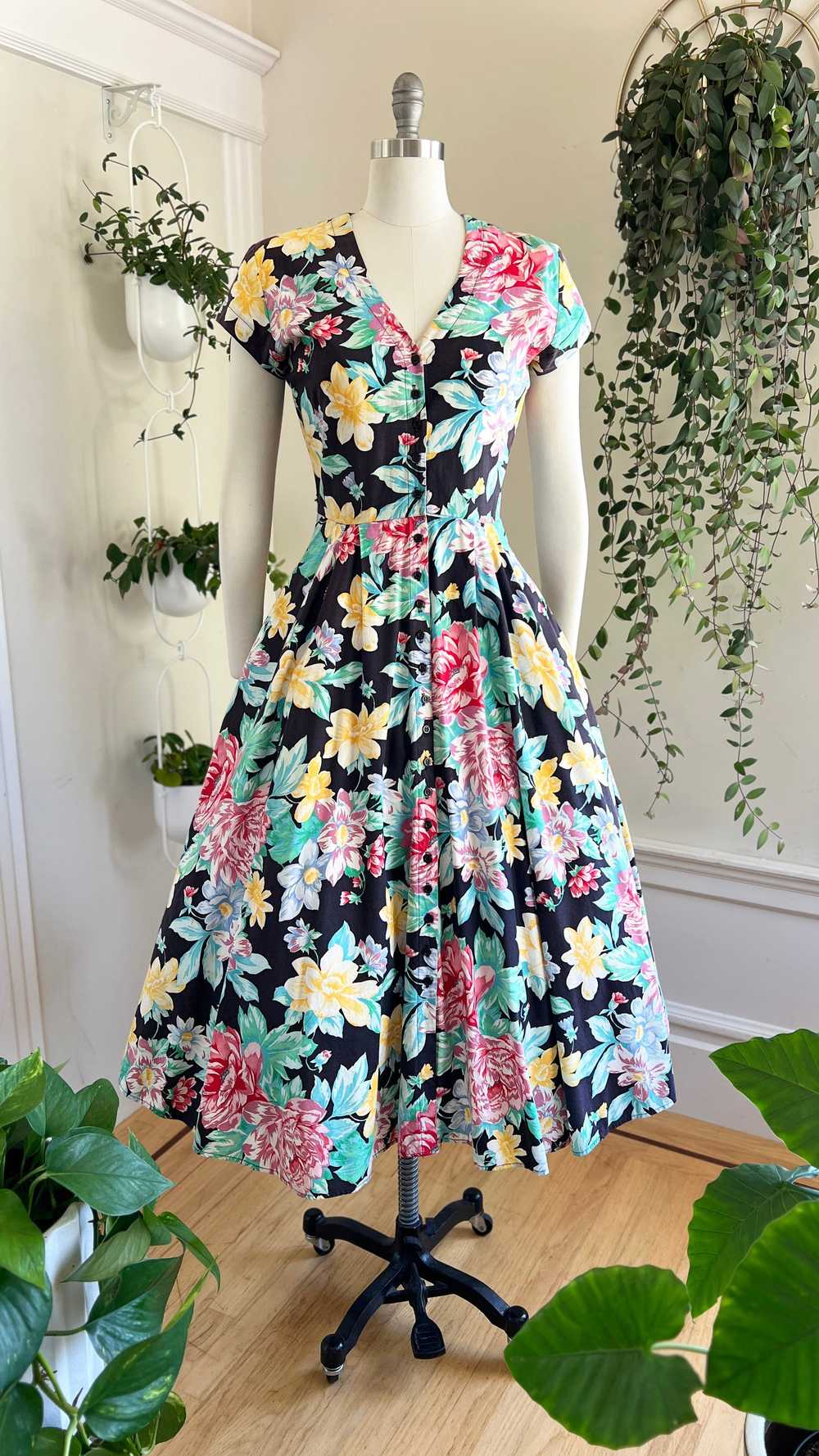 1980s KARIN STEVENS Floral Shirt Dress | medium - image 4