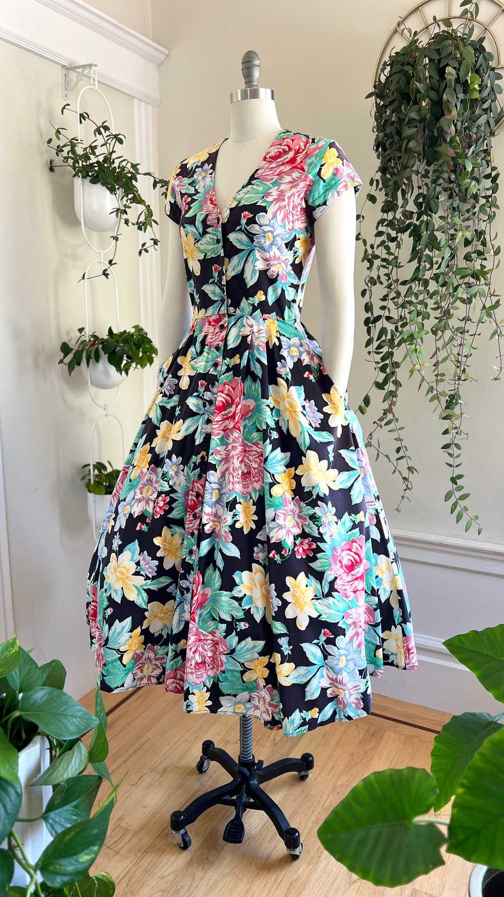 1980s KARIN STEVENS Floral Shirt Dress | medium - image 5