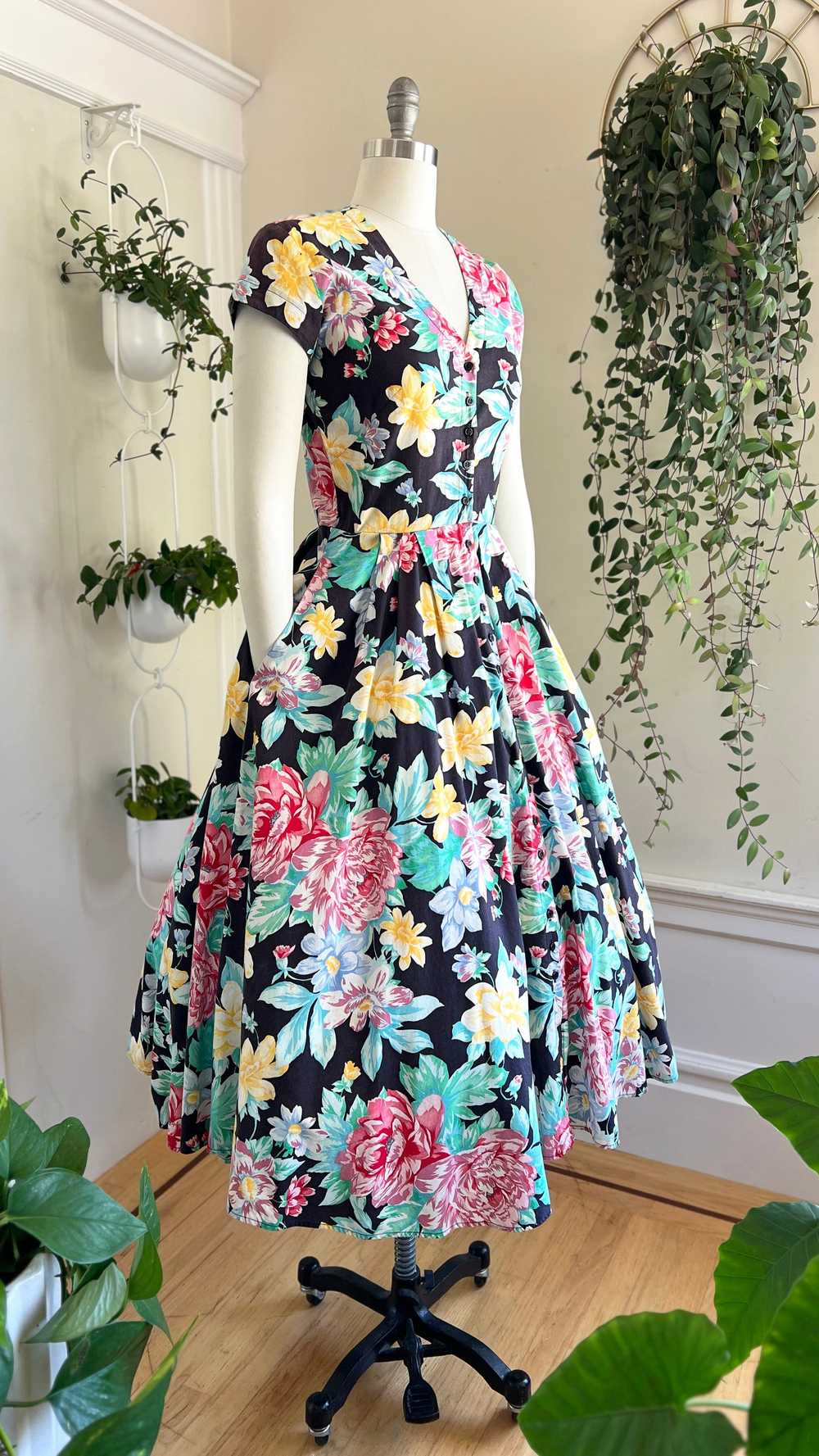 1980s KARIN STEVENS Floral Shirt Dress | medium - image 6