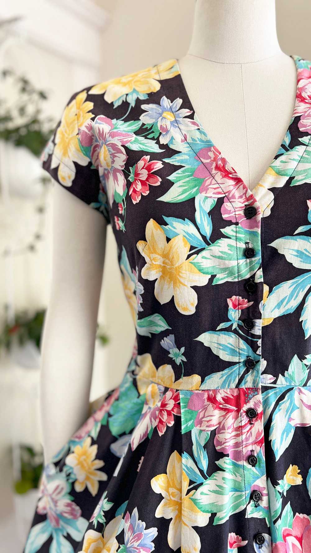 1980s KARIN STEVENS Floral Shirt Dress | medium - image 9