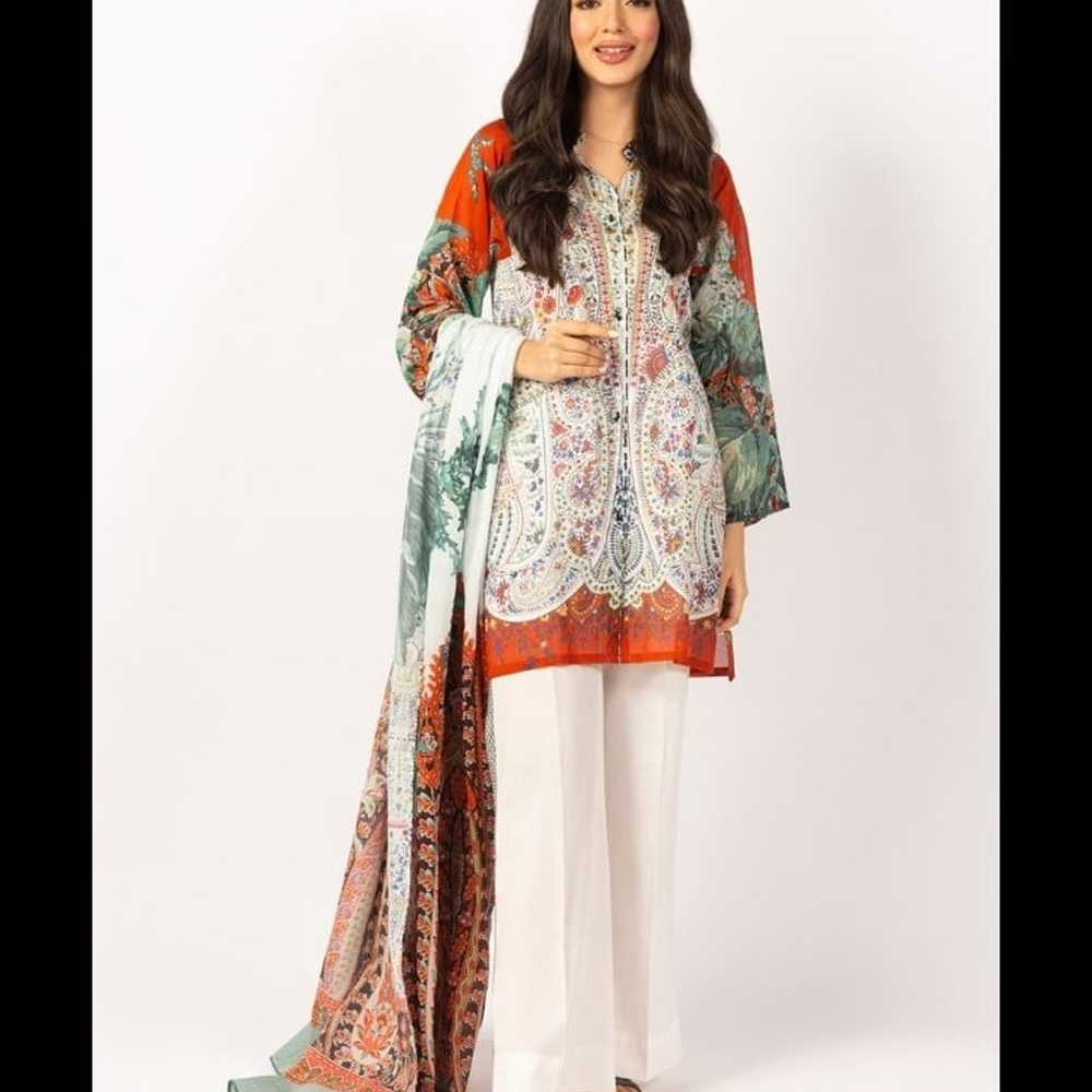 Gul Ahmed 3 piece lawn suit - image 1