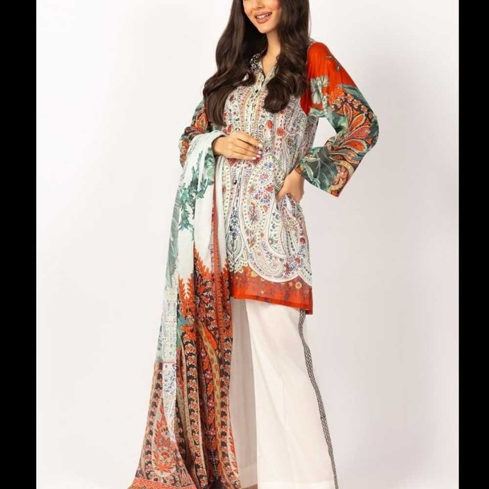 Gul Ahmed 3 piece lawn suit - image 3