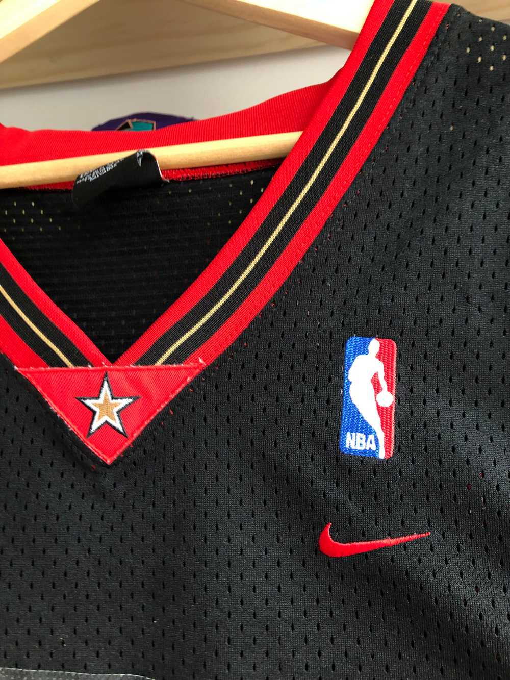 Vintage Nike Philadelphia 76ers Allen Iverson Swi… - image 6
