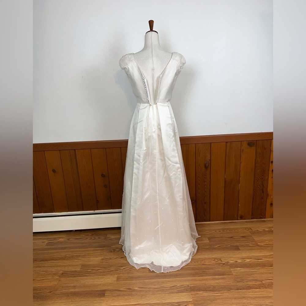 Gorgeous Vintage Custom Made Silk Wedding Gown! - image 9
