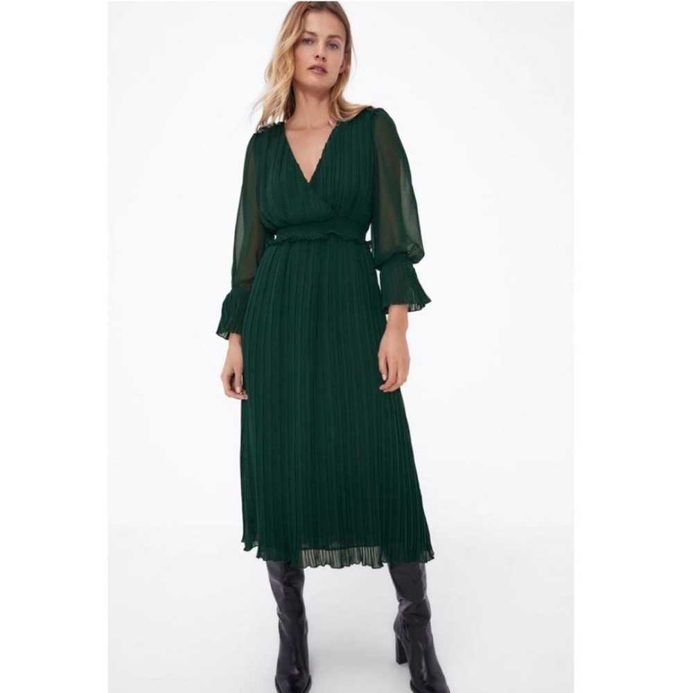 Zara hunter green CHIFFON PLEATED MIDI DRESS size… - image 2