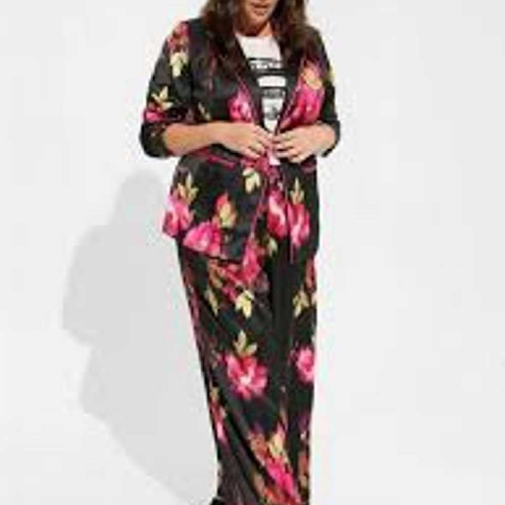 Torrid Satin Floral Relaxed Blazer And Wide Leg P… - image 1