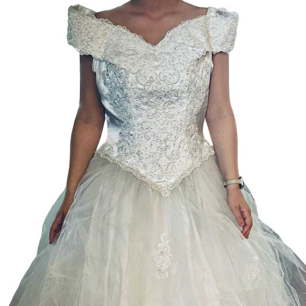 Illustra Bridal Designs White Off Shoulder Weddin… - image 1