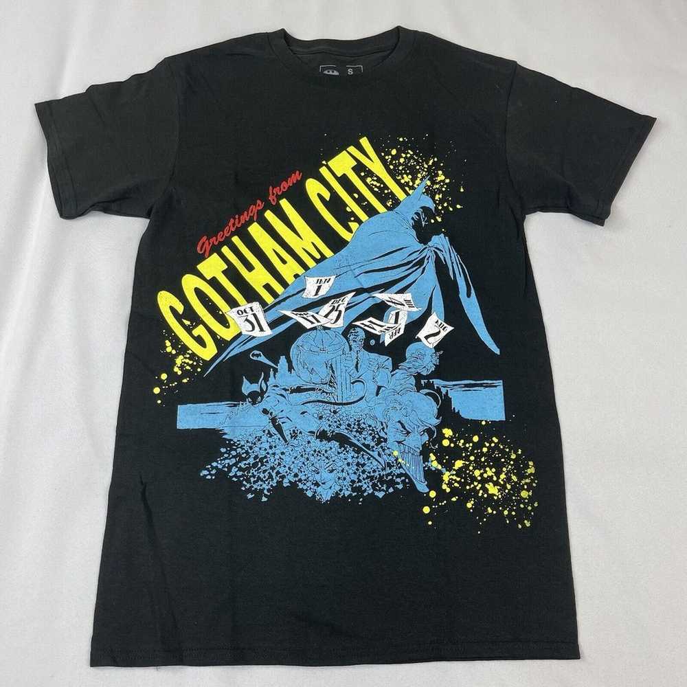 The Batman Gotham City Graphic T-Shirt Men’s Size… - image 2