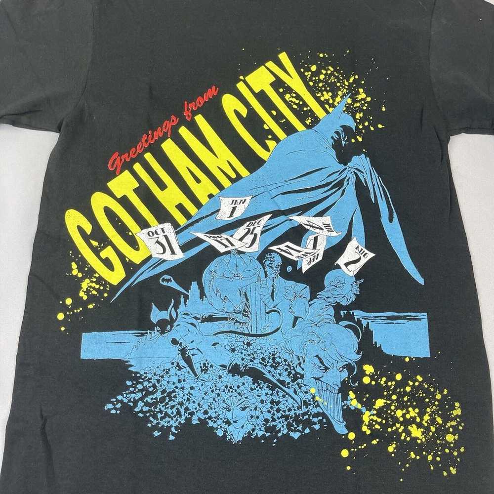The Batman Gotham City Graphic T-Shirt Men’s Size… - image 5
