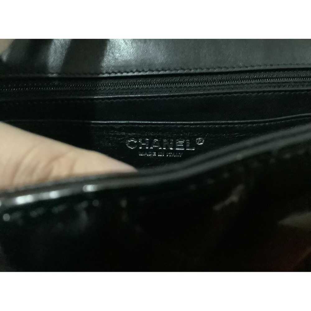 Chanel Timeless/Classique patent leather crossbod… - image 7
