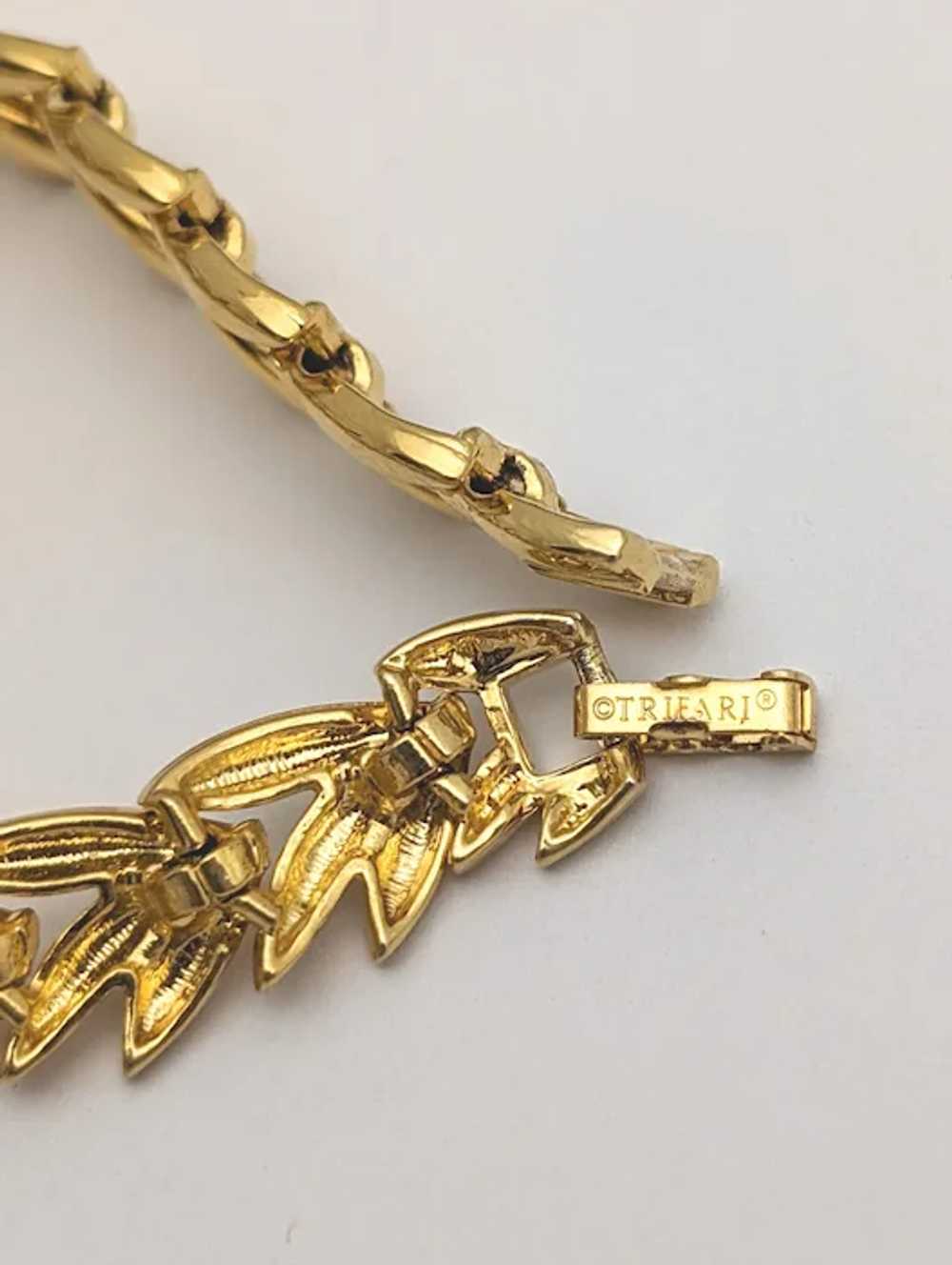 Trifari Gold Tone Leaf Link Bracelet - image 5