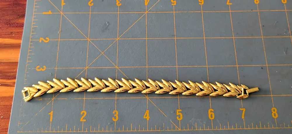Trifari Gold Tone Leaf Link Bracelet - image 6