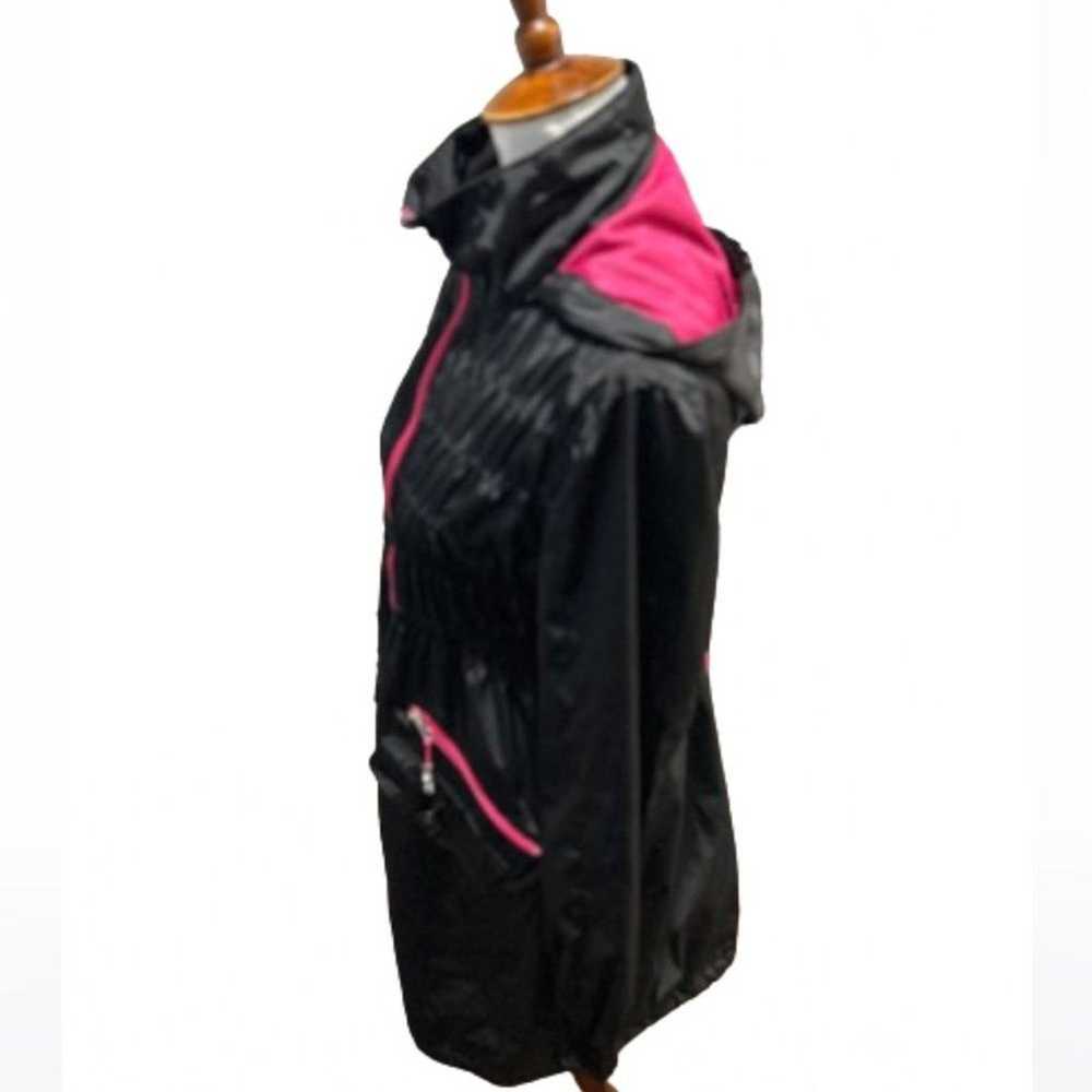 Betsey Johnson Designer Black & Hot Pink Trim Hoo… - image 3