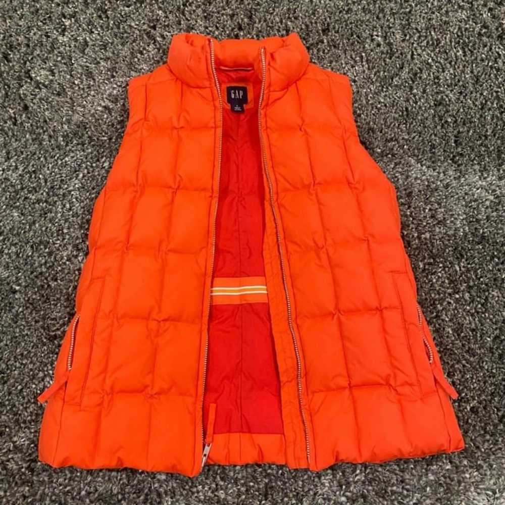 GAP Quilted Puffer Vest in Orange, Size S - image 2
