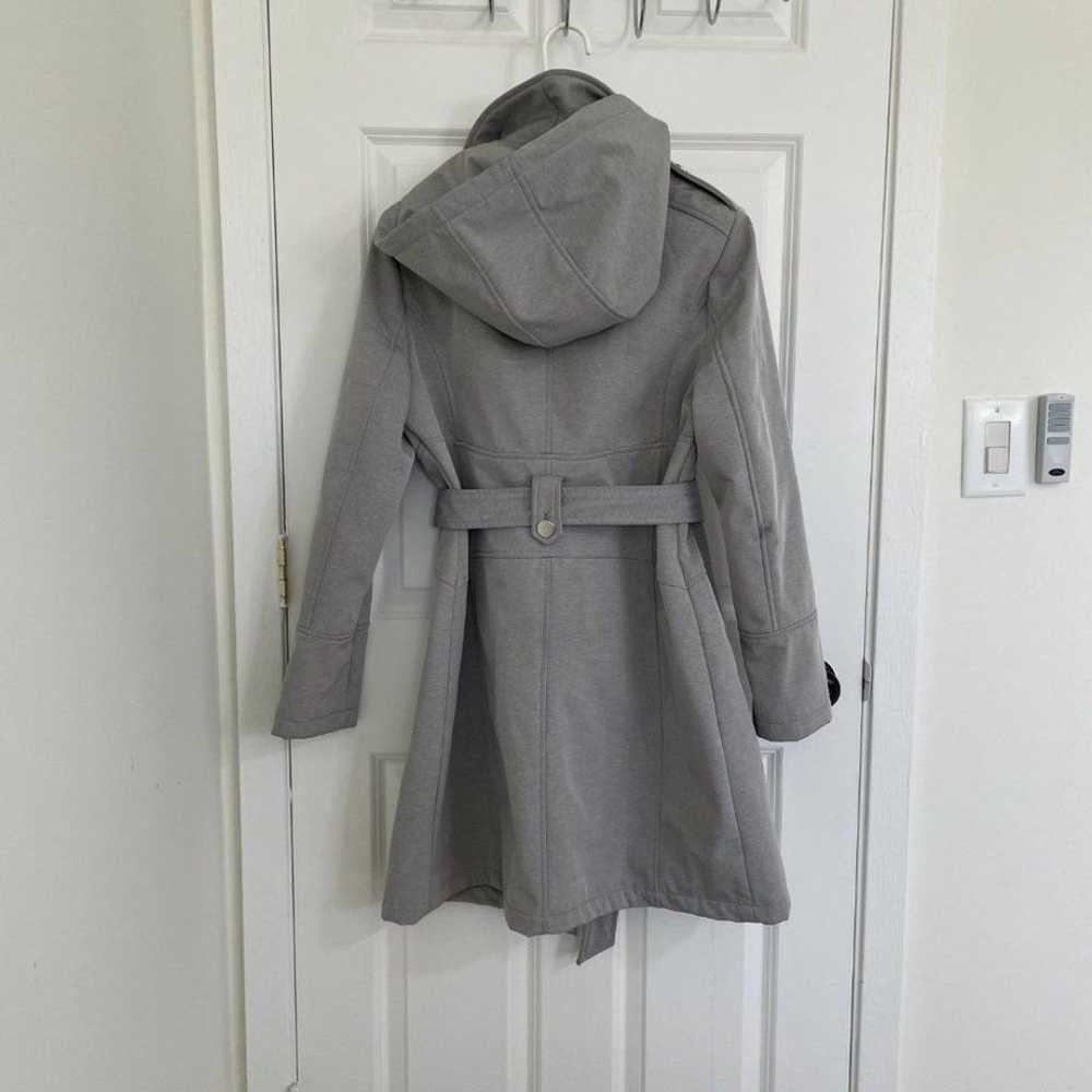 Women Guess Belted Coat in Gray Large - image 2