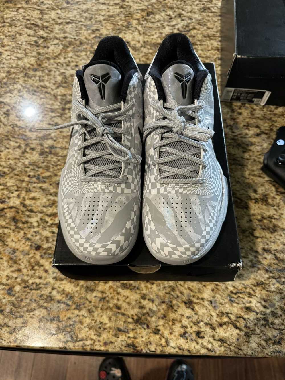Nike Kobe 5 Zebra - image 1