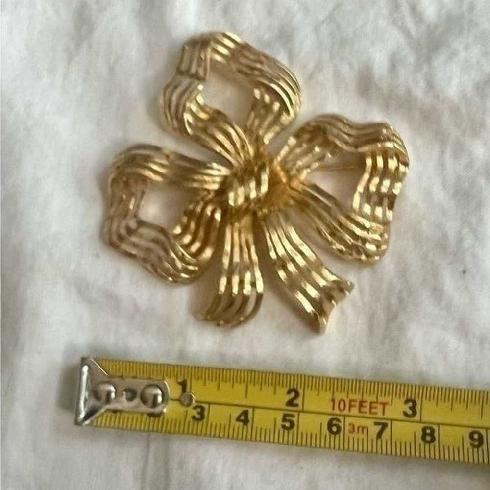 Monet Gold Tone Bow Shaped Brooch/Pin - image 5