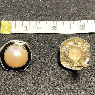 Vintage Goldtone Faux Pearl Clip on Earrings - image 1
