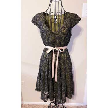 Modcloth Yellow Star Green Floral Lace Queen Anne… - image 1
