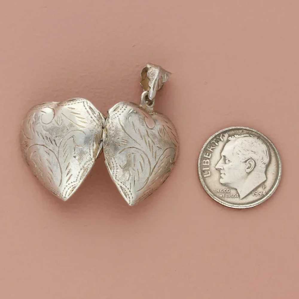 Sterling Silver Vintage Etched Heart Locket (Open… - image 3