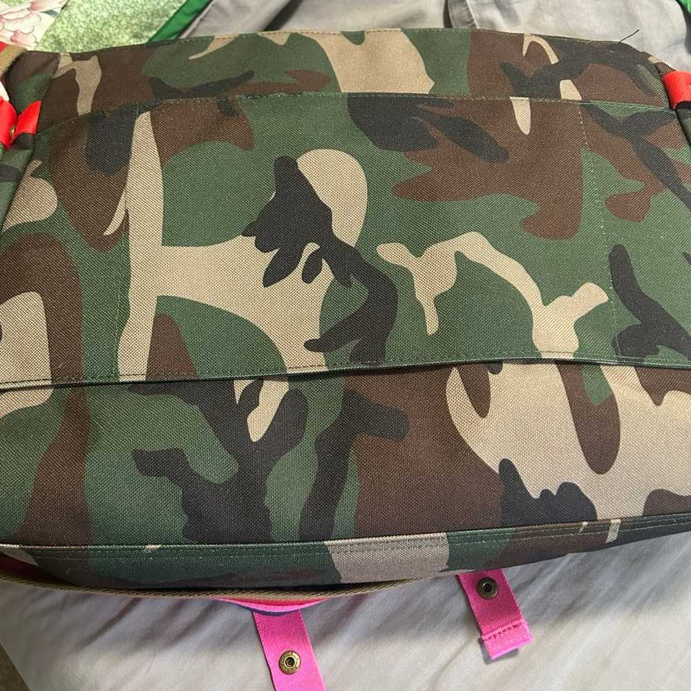 Plunder camo bag and wallet - image 5
