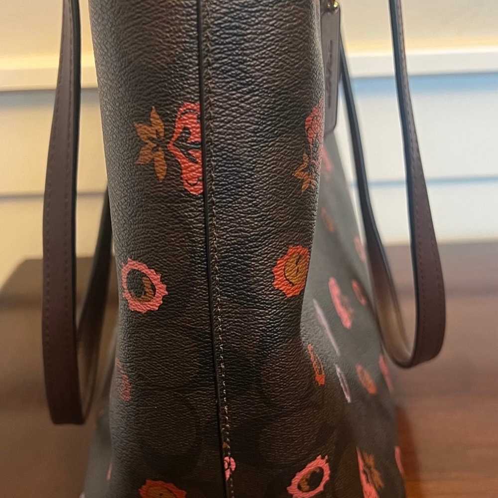 Coach City Zip Tote with primrose floral print - image 6