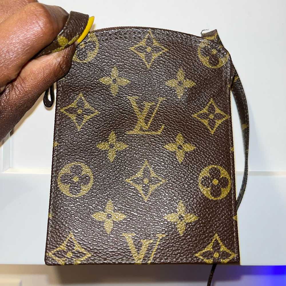 Louis Vuitton passport holder - image 2