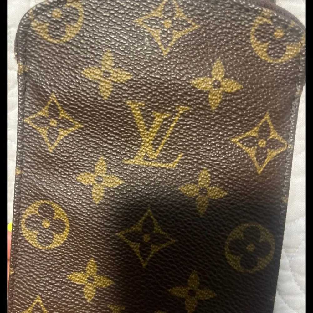 Louis Vuitton passport holder - image 7