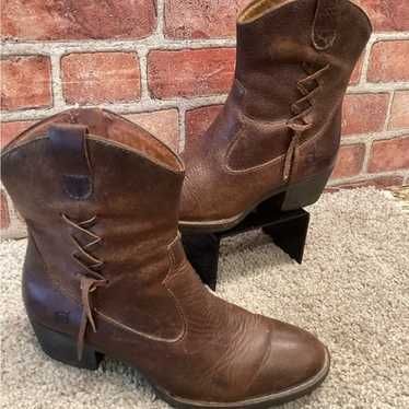 Born Karin Womens western Rustic ankle boots size 