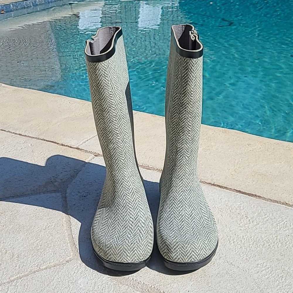 Nomad rain boots size 11 - image 1