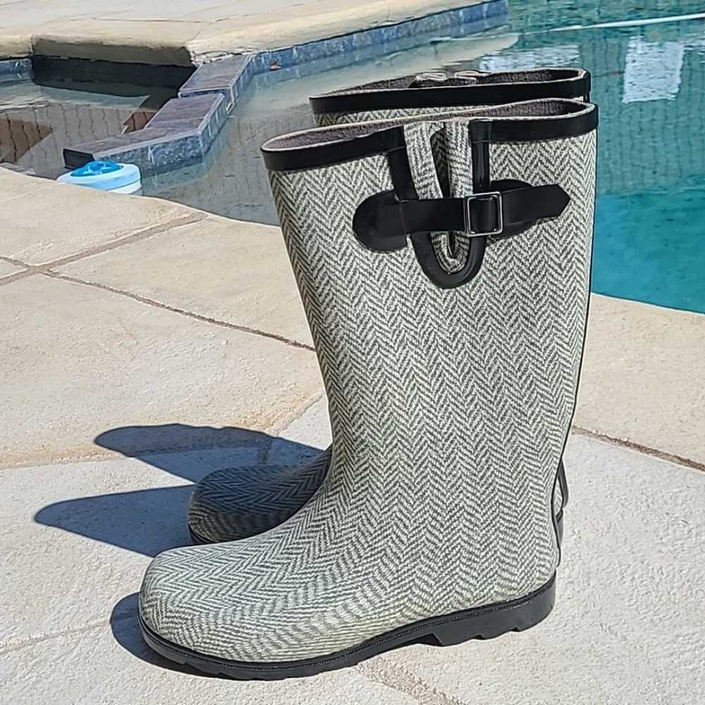 Nomad rain boots size 11 - image 2