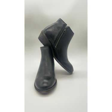 Frye Carson Piping Black Leather Bootie 6