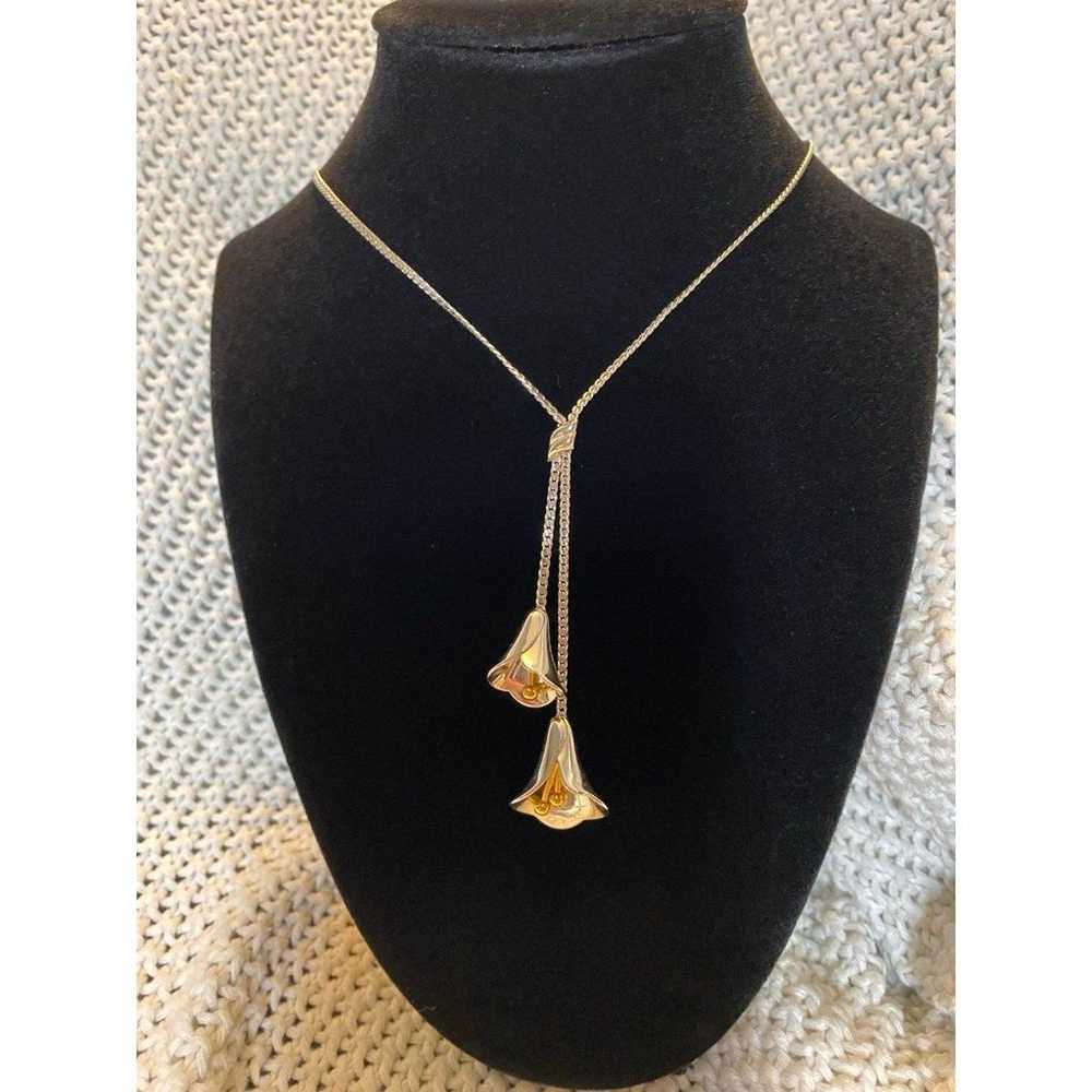 Avon Signed Vintage Cala lilies necklace silver t… - image 1