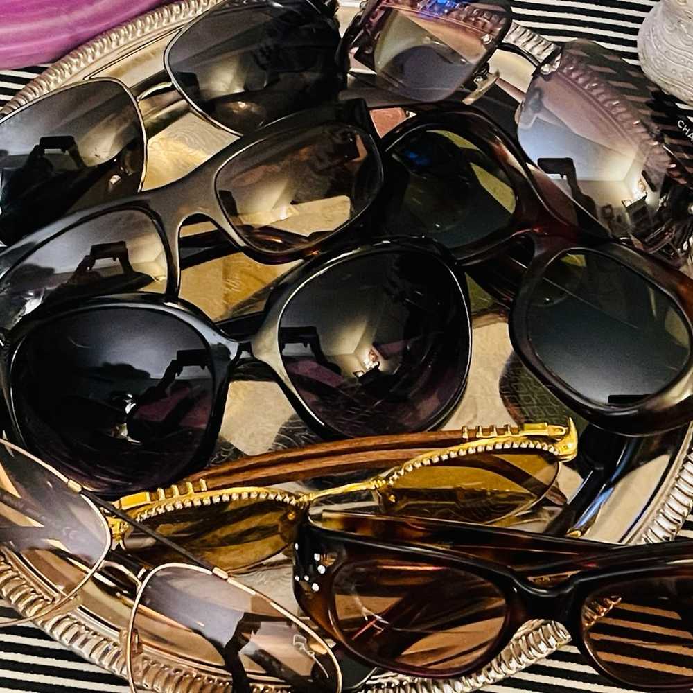 Large Lot of Vintage Sunglasses - image 3