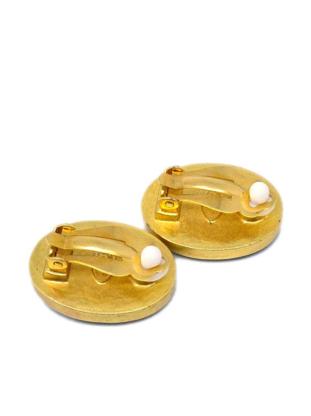 CHANEL Pre-Owned 1995 CC oval clip-on earrings - … - image 3