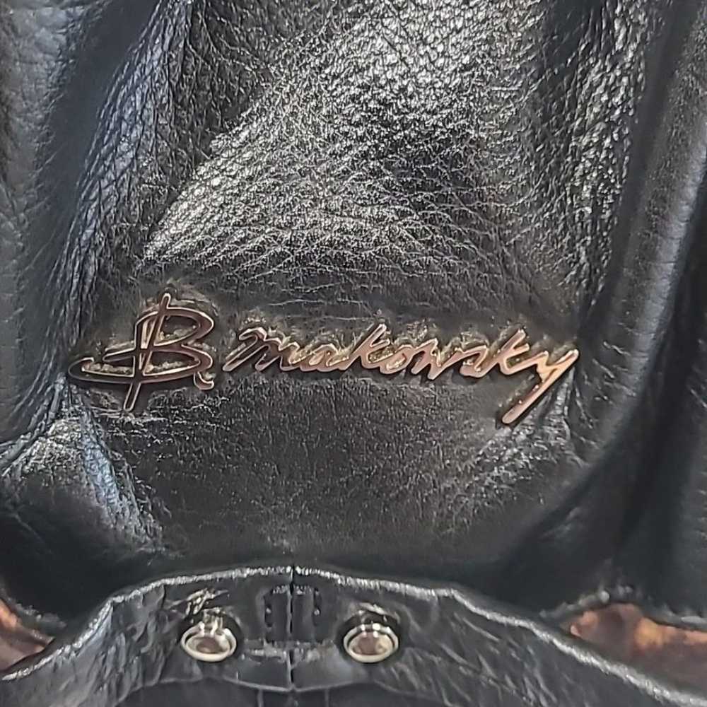 B Makowsky Pebbled leather purse - image 2