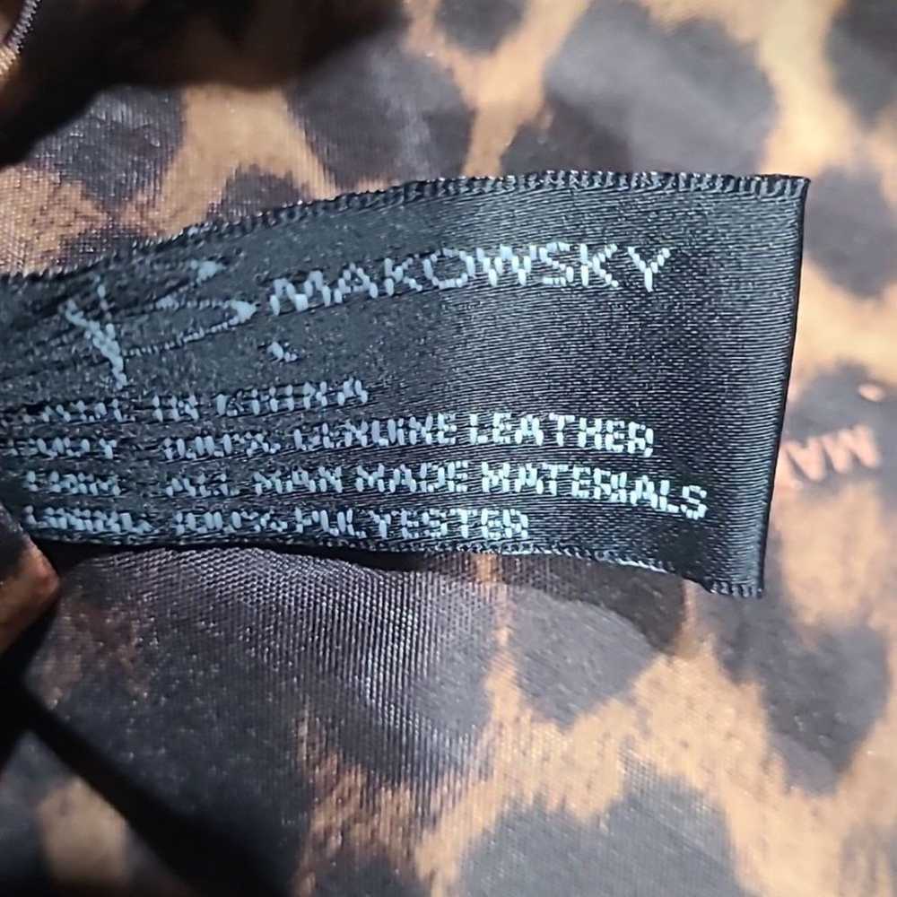 B Makowsky Pebbled leather purse - image 4
