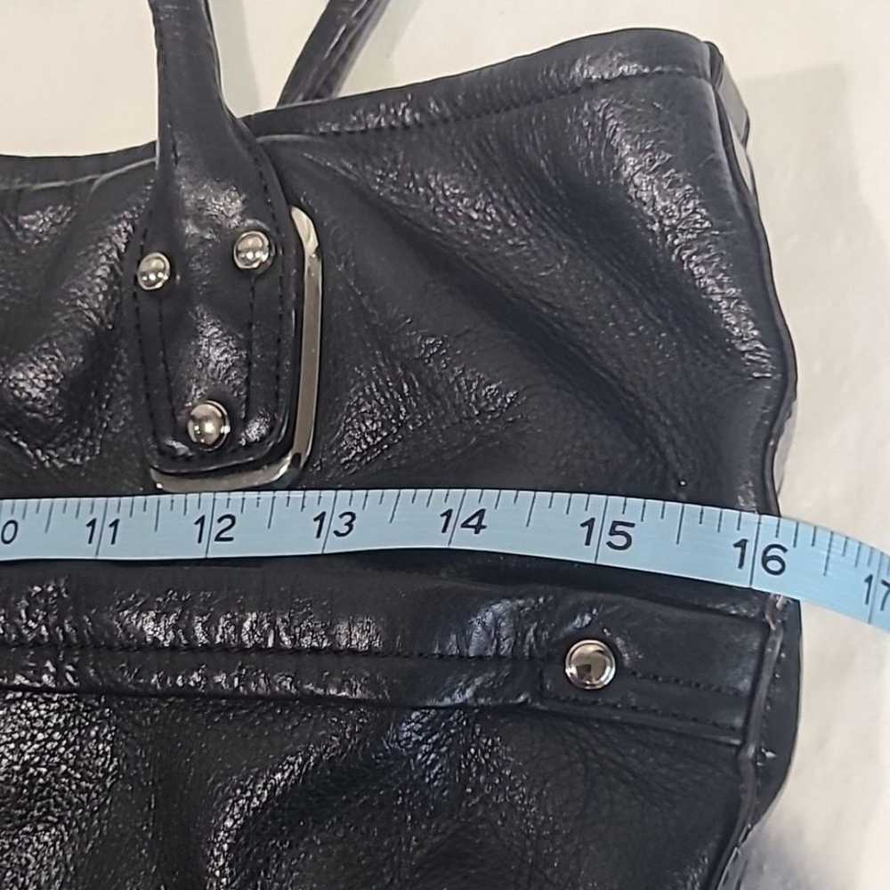 B Makowsky Pebbled leather purse - image 8