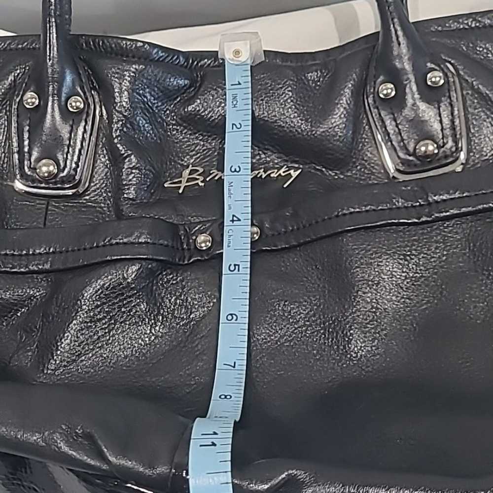 B Makowsky Pebbled leather purse - image 9
