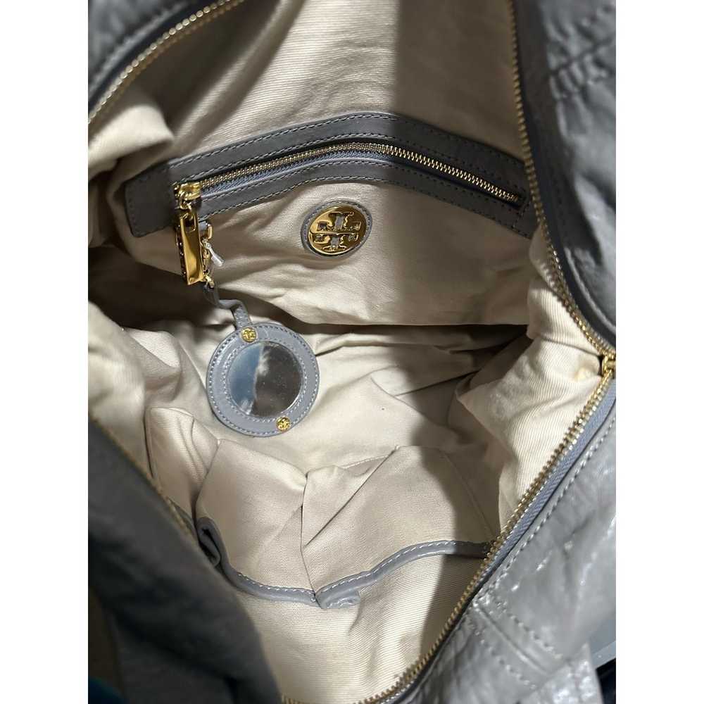 Tory Burch gray purse - image 11