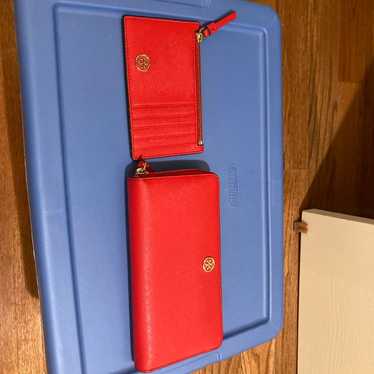 Tory Burch Robinson red crossbody bag wallet card… - image 1