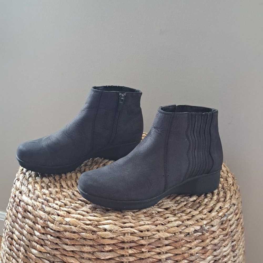 Dansko Women's Black Nubuck Suede Leather Ankle W… - image 2